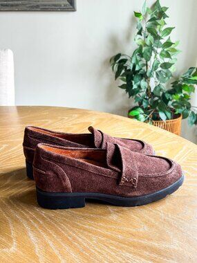 Vionic Cleo Brown Suede Loafer in Size 9